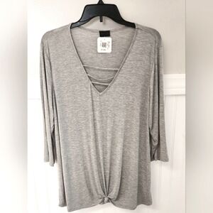 NWT Shiela Rose Twisted Knot Top - Size XL